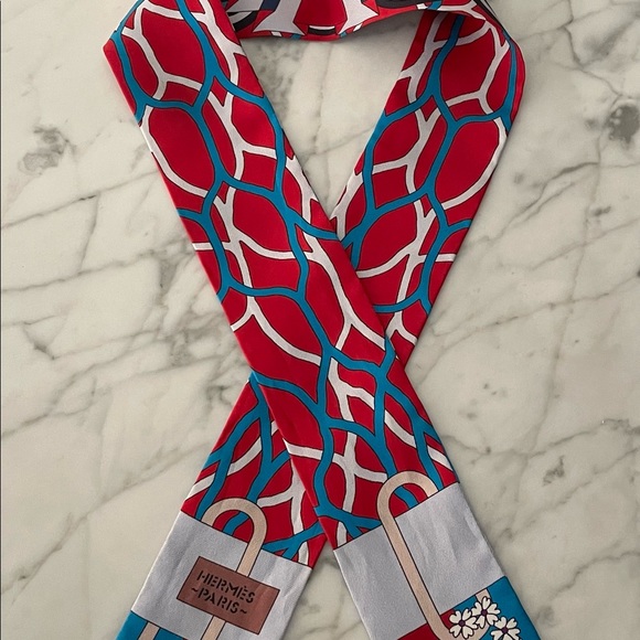 HERMES SILK TWILLY - DESIGN - BALLET AQUATIQUE IN COLOR BLEU AZUR/ROUGE/CIEL - Picture 2 of 11